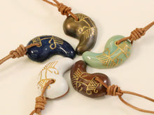 画像をギャラリービューアに読み込む, 古代勾玉ネックレス <神奈備工房 - cannabi - >