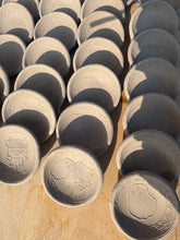 画像をギャラリービューアに読み込む, 小皿「ナウルくん」（緑色）<神奈備工房 - cannabi - >
