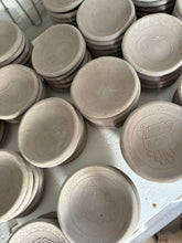 画像をギャラリービューアに読み込む, 小皿「ナウルくん」（緑色）<神奈備工房 - cannabi - >
